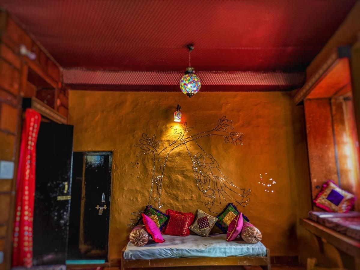 Mud Mirror Guesthouse Jaisalmer Εξωτερικό φωτογραφία
