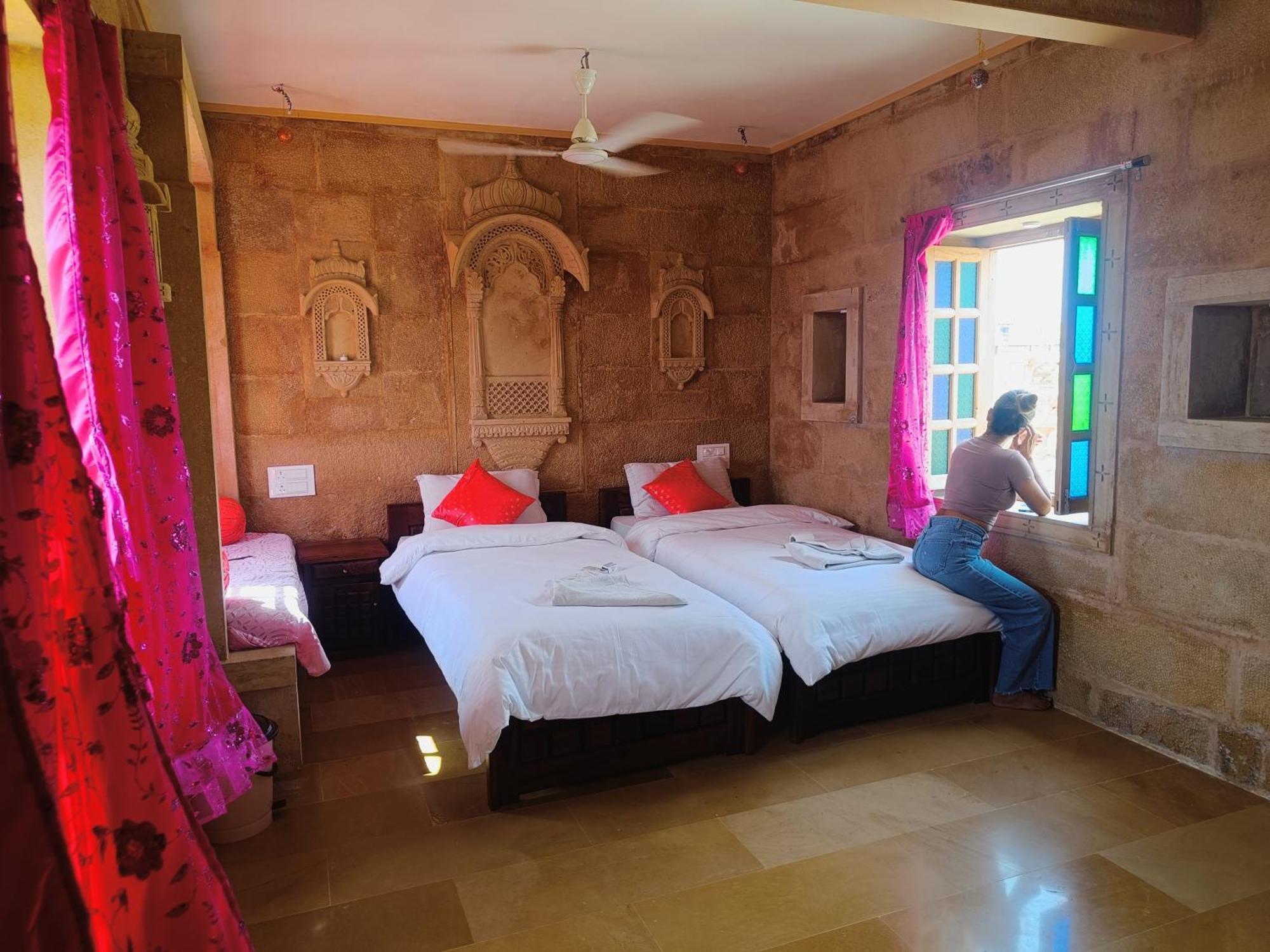 Mud Mirror Guesthouse Jaisalmer Εξωτερικό φωτογραφία