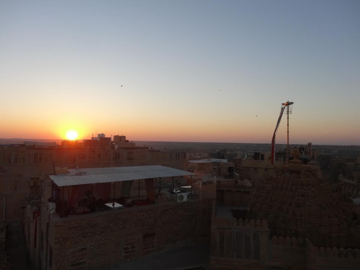 Mud Mirror Guesthouse Jaisalmer Εξωτερικό φωτογραφία
